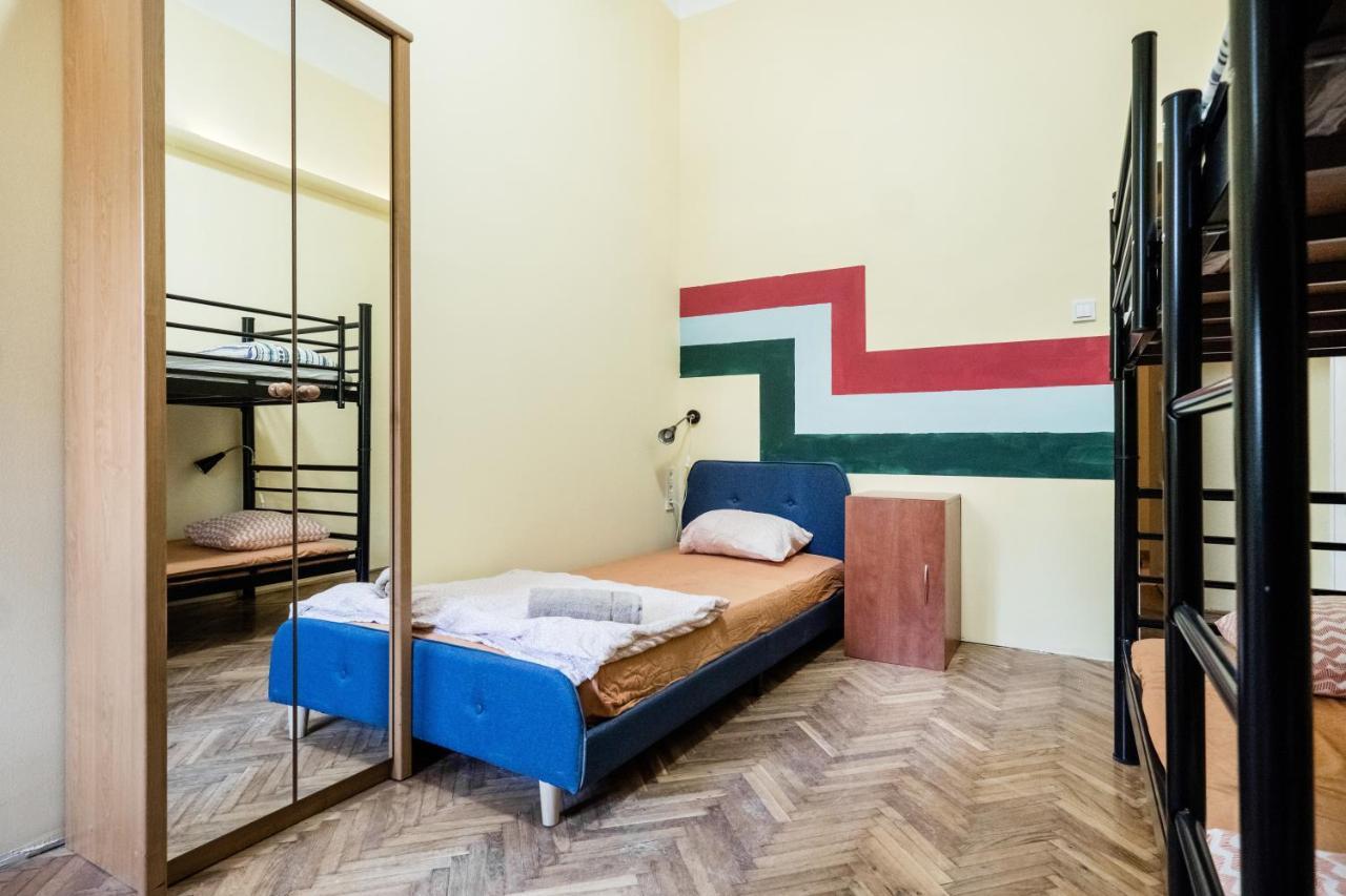 Baroque Hostel & Coworking Budapest Luaran gambar