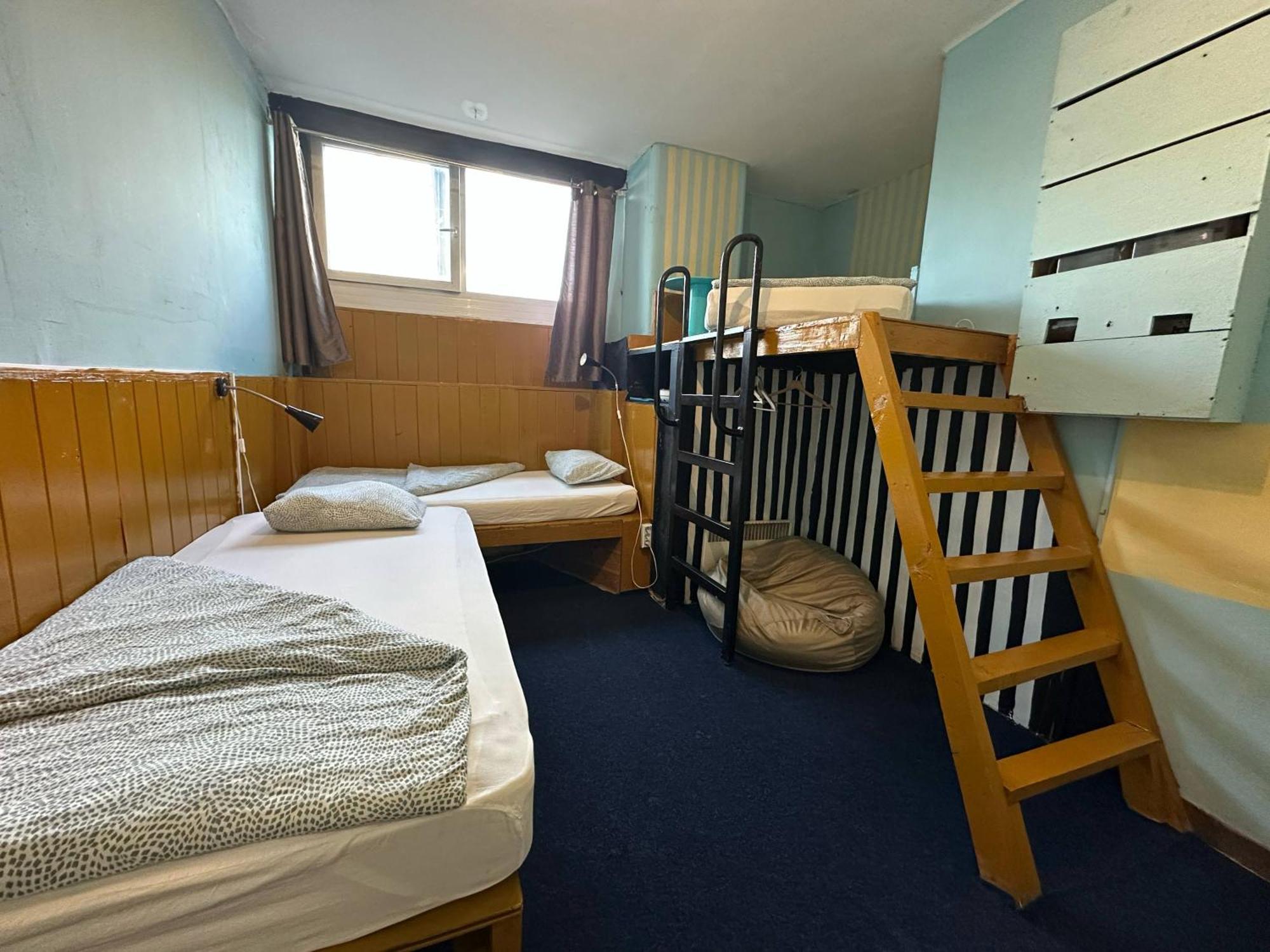Baroque Hostel & Coworking Budapest Luaran gambar