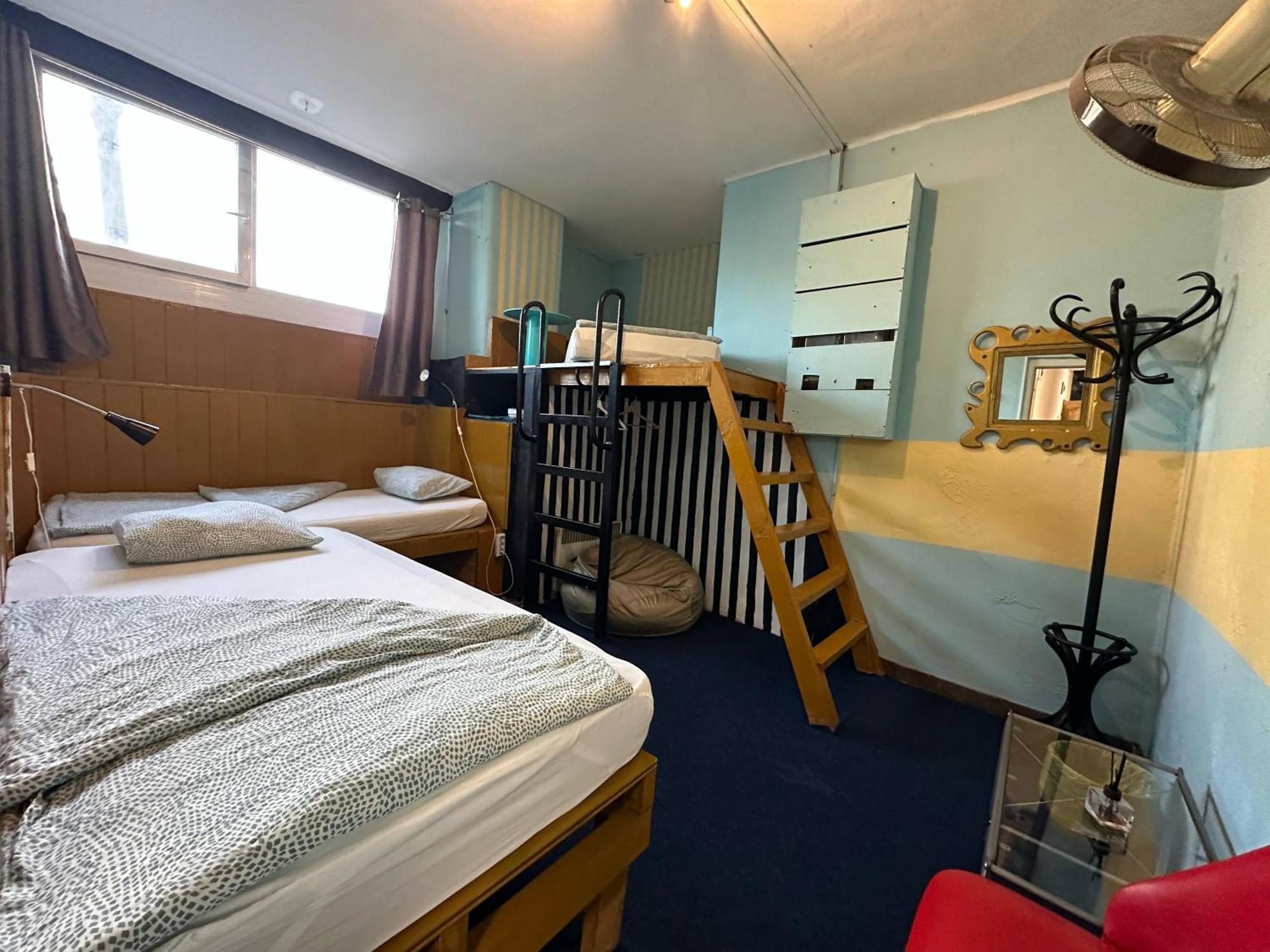 Baroque Hostel & Coworking Budapest Luaran gambar