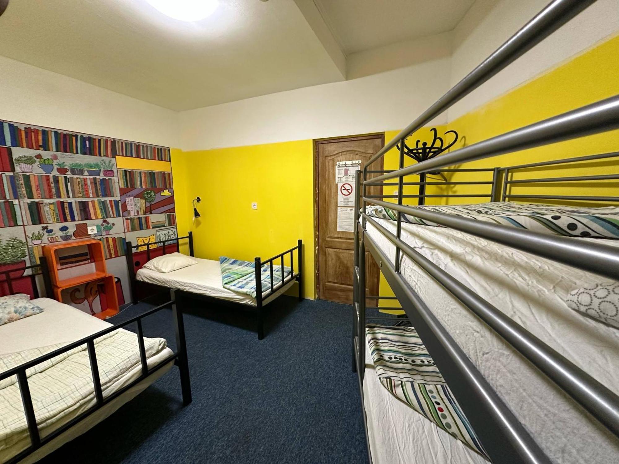 Baroque Hostel & Coworking Budapest Luaran gambar