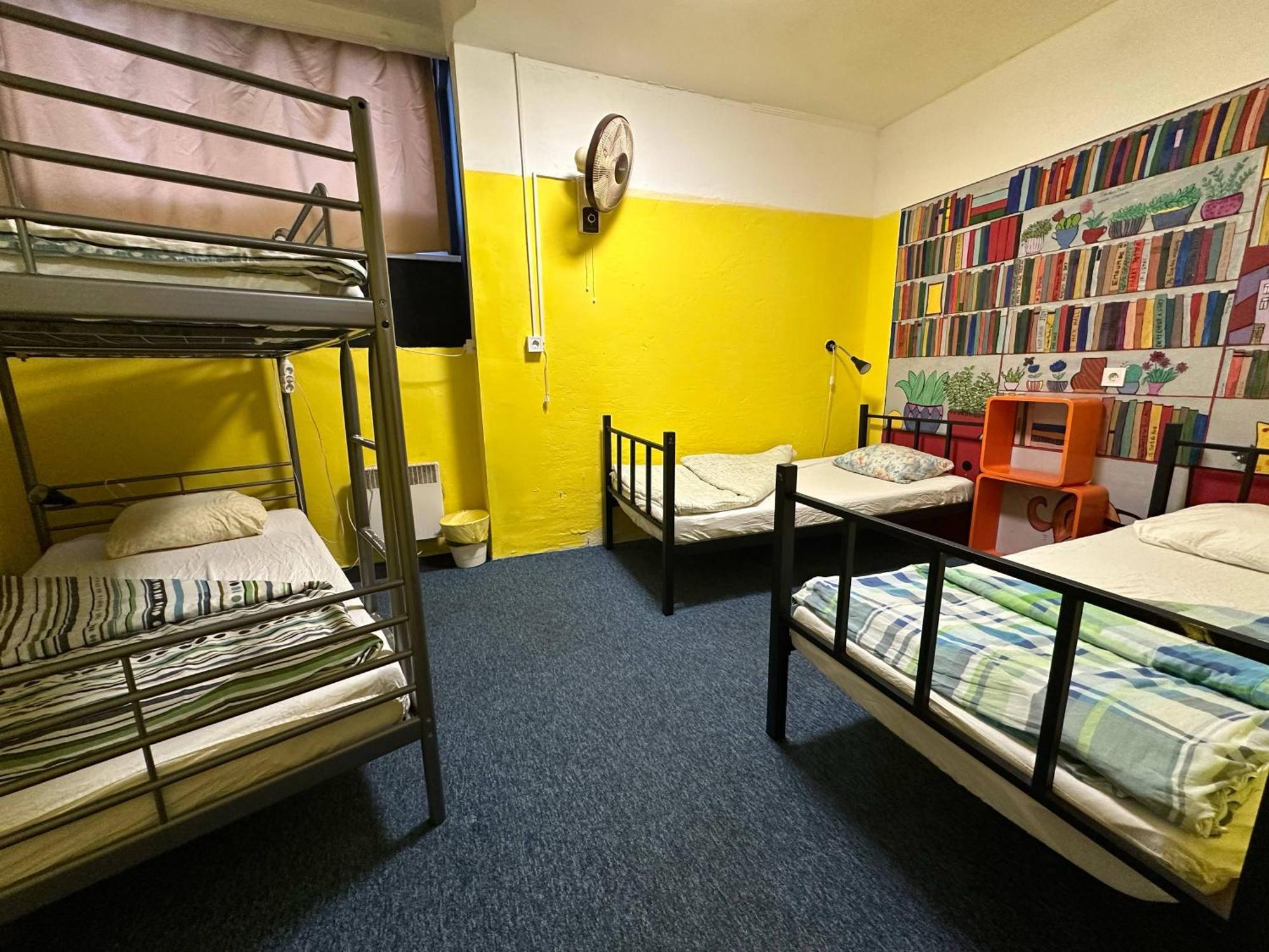 Baroque Hostel & Coworking Budapest Luaran gambar